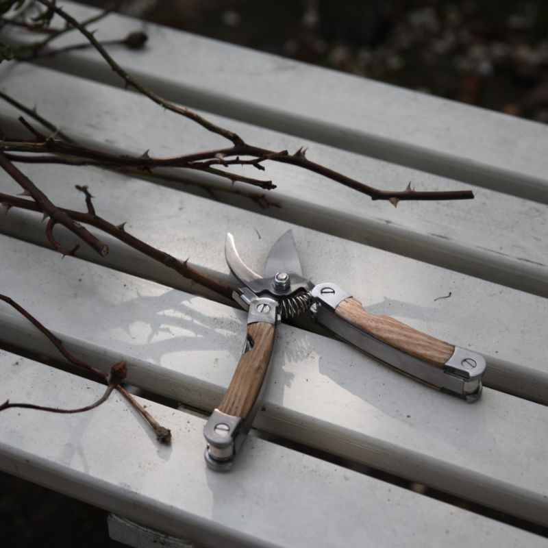 Connecting to Nature Multitool | Stainless Steel