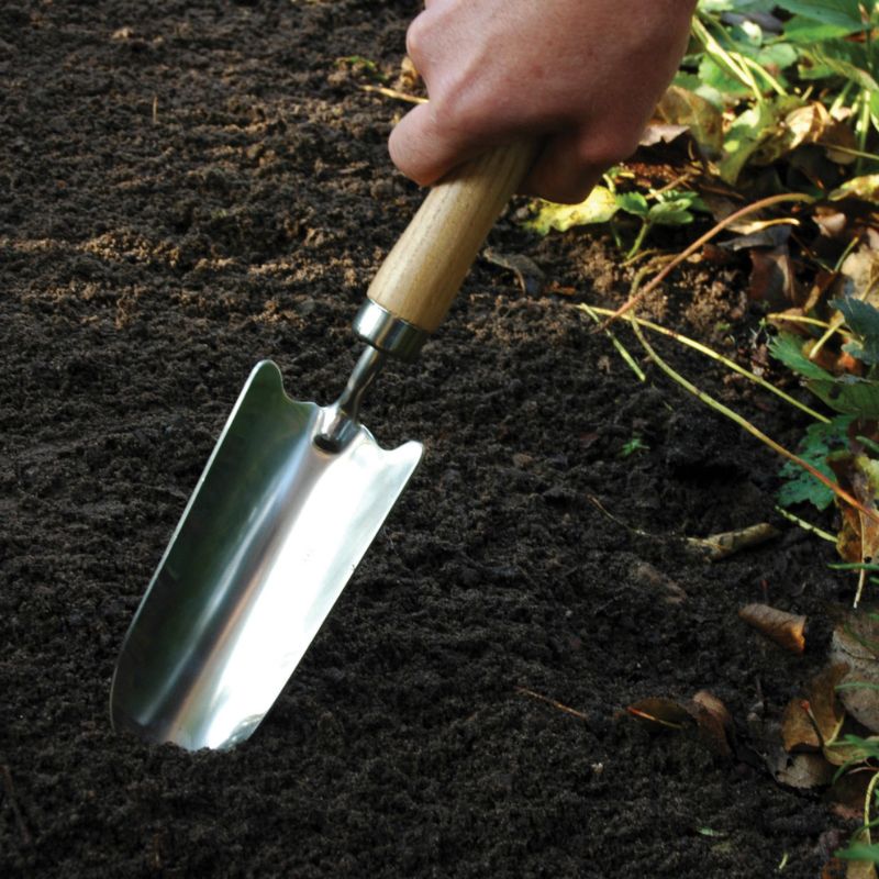 Connecting to Nature Shovel | Strainless Steel