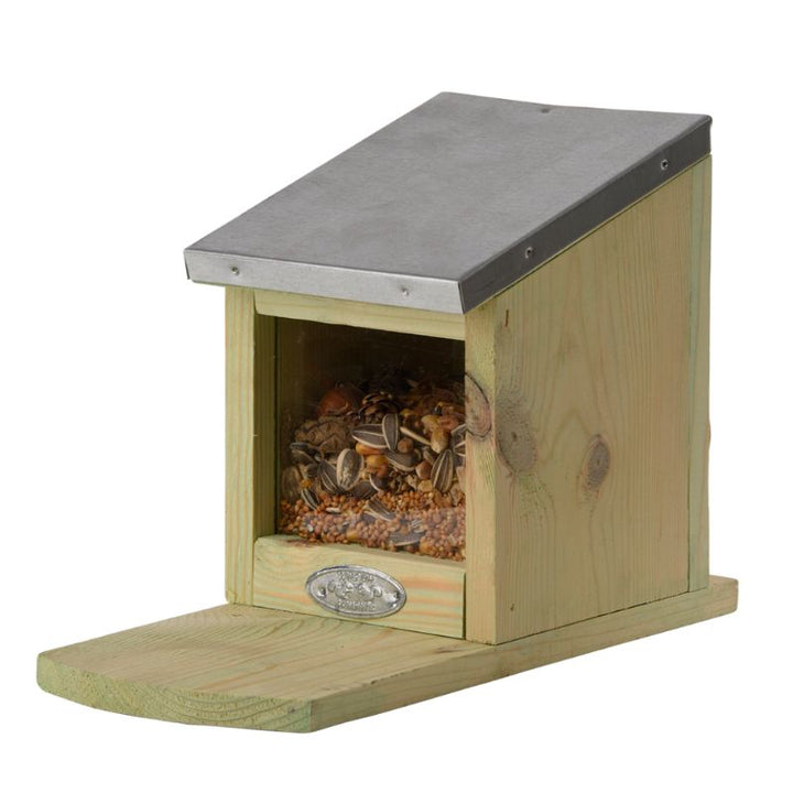 Connecting to Nature Squirrel feeder