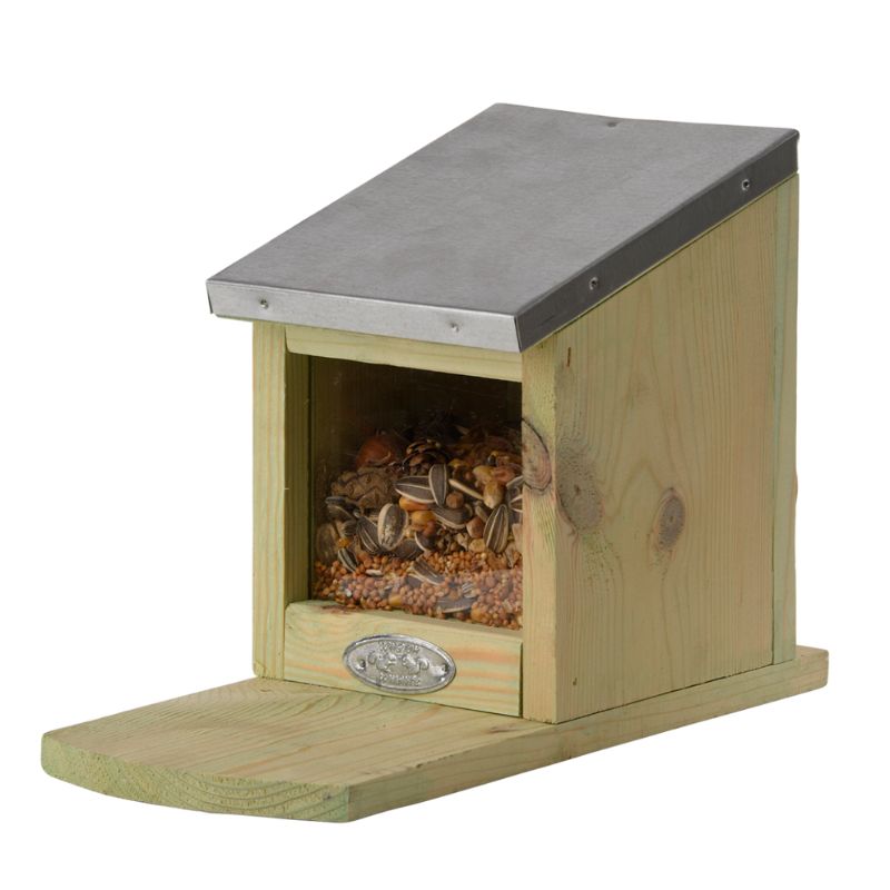 Connecting to Nature Squirrel feeder