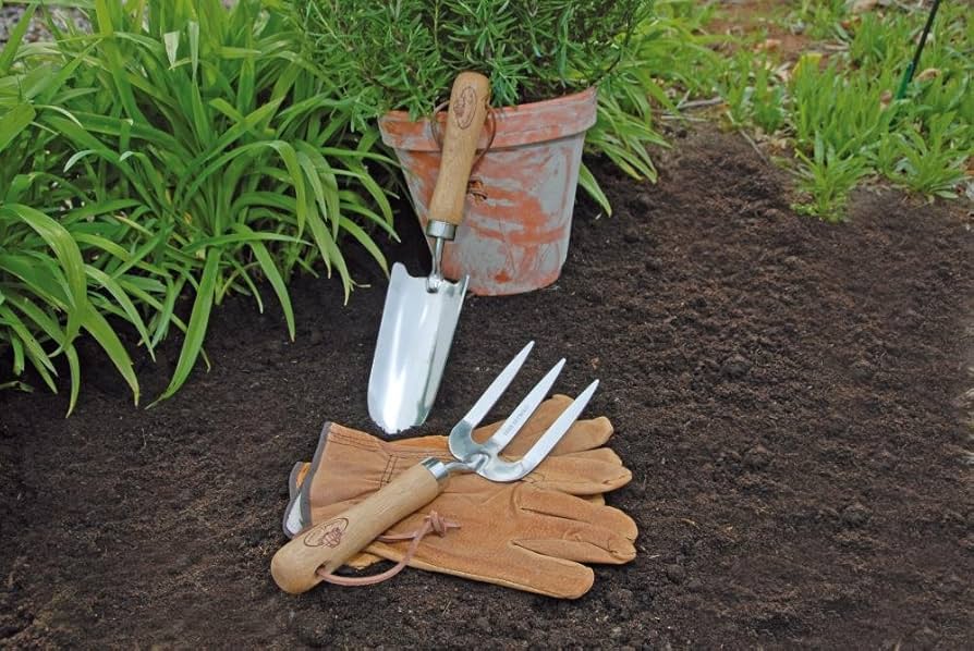 Practical Gifts for Gardeners